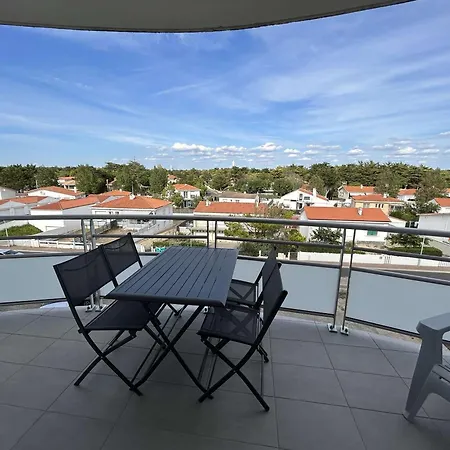 Apartment 4 Pers. Avec Balcon Et Parking, Proche - Fr-1-224c-176 *